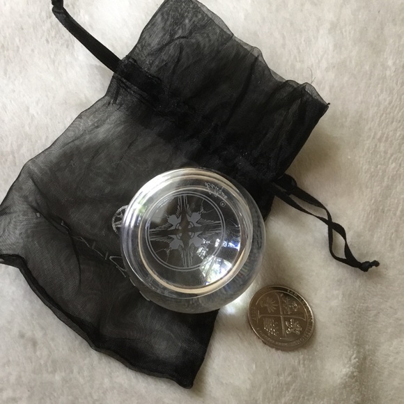 Lalique clear round etched swallow paperweight NIB - Picture 4 of 6